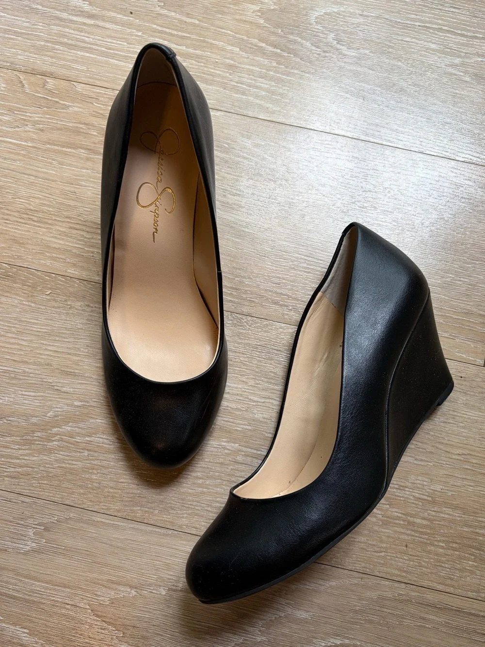 Jessica Simpson Suzanna Black Leather-Look Wedge Pumps